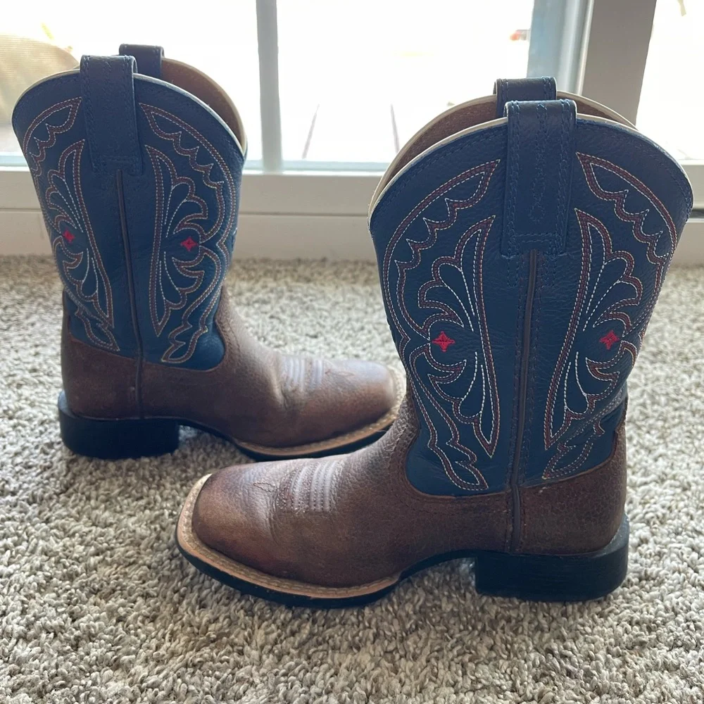 Ariat Brown Leather Cowboy Boots with Blue Stitching